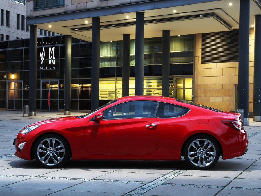  Hyundai Genesis Coupe 2012 года  (фото 11 из 16)